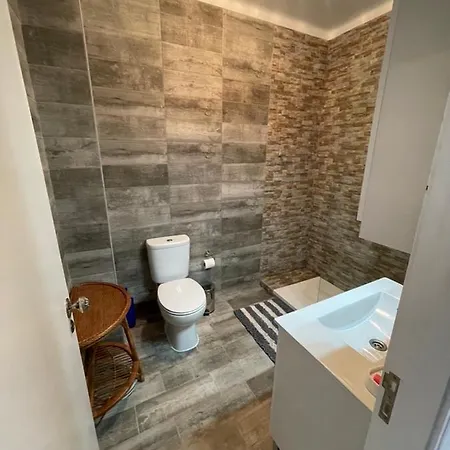 Edificio Safira Da Rocha * Портіман